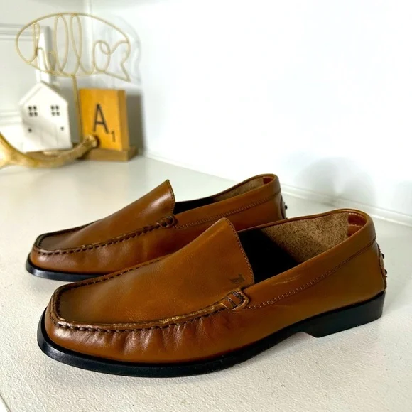 Tod’s Men’s Leather Loafers Tan Slip-On Quiet Luxury Size 8.5 US Made in Italy - Picture 1 of 10